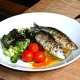 photo of a plate of sardines and vegetables a natural source of zinc